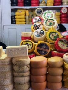Mercado Central de San Pedro em Cusco