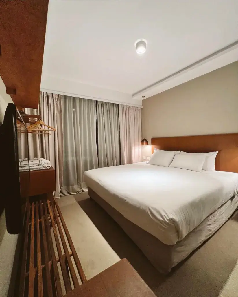 Hotel AQ Tailored